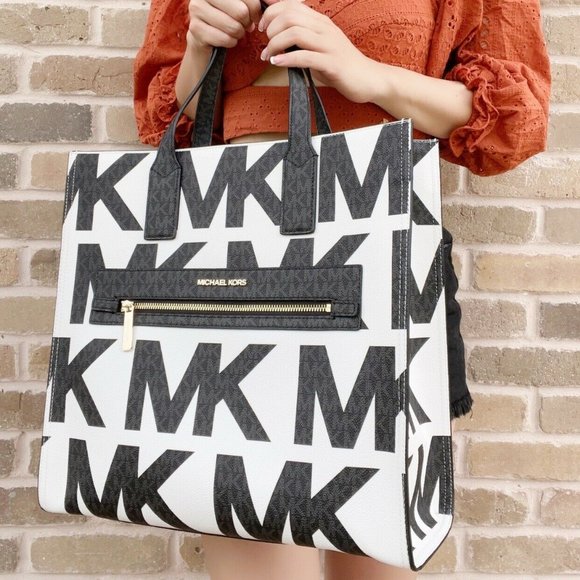 NWT Michael Kors Large Tote White Graphic Logo Black MK Multi + Wristlet - Picture 10 of 12